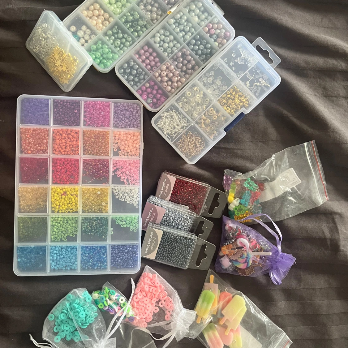 Pärlor & berlocker  - 90