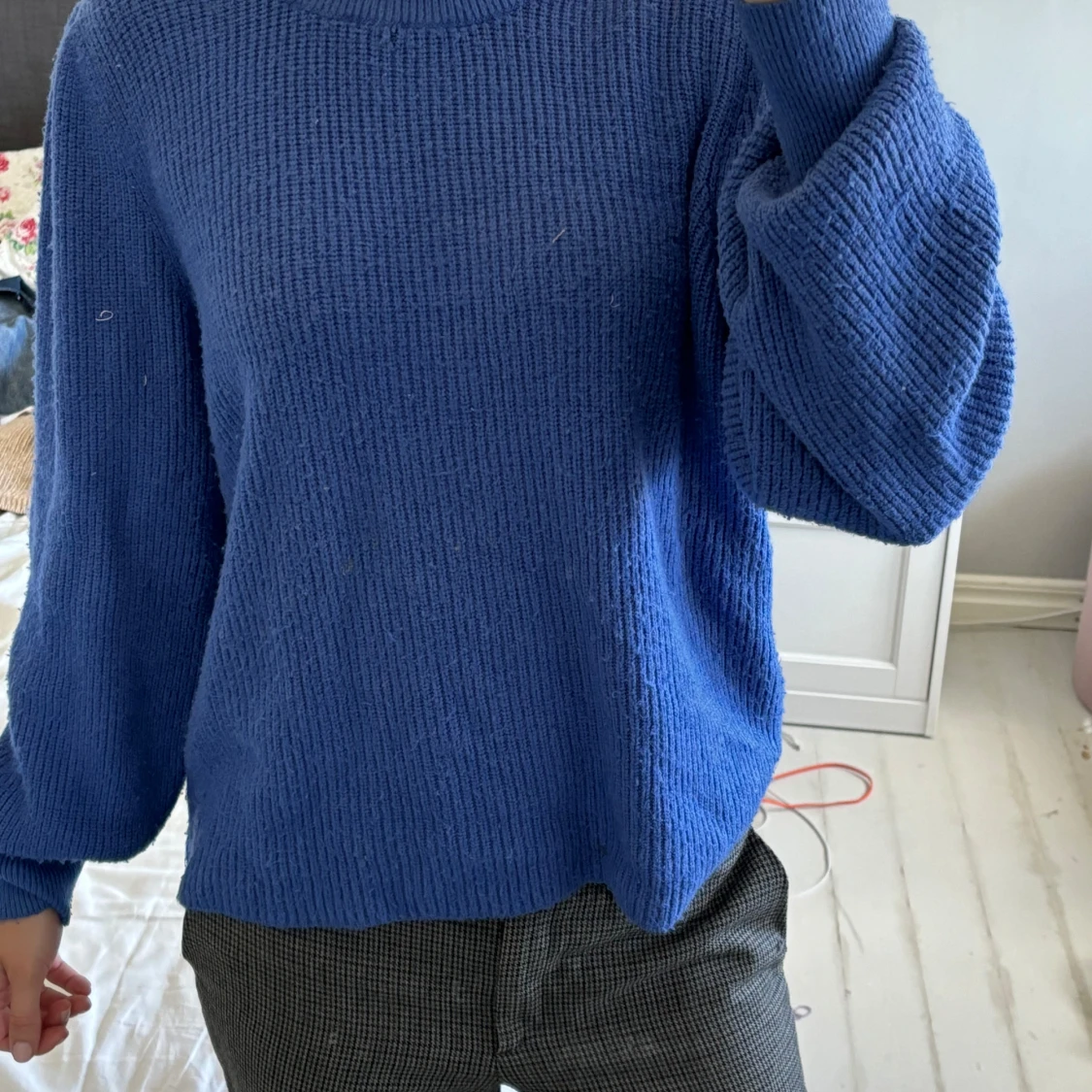 Blå stickad tröja - 91