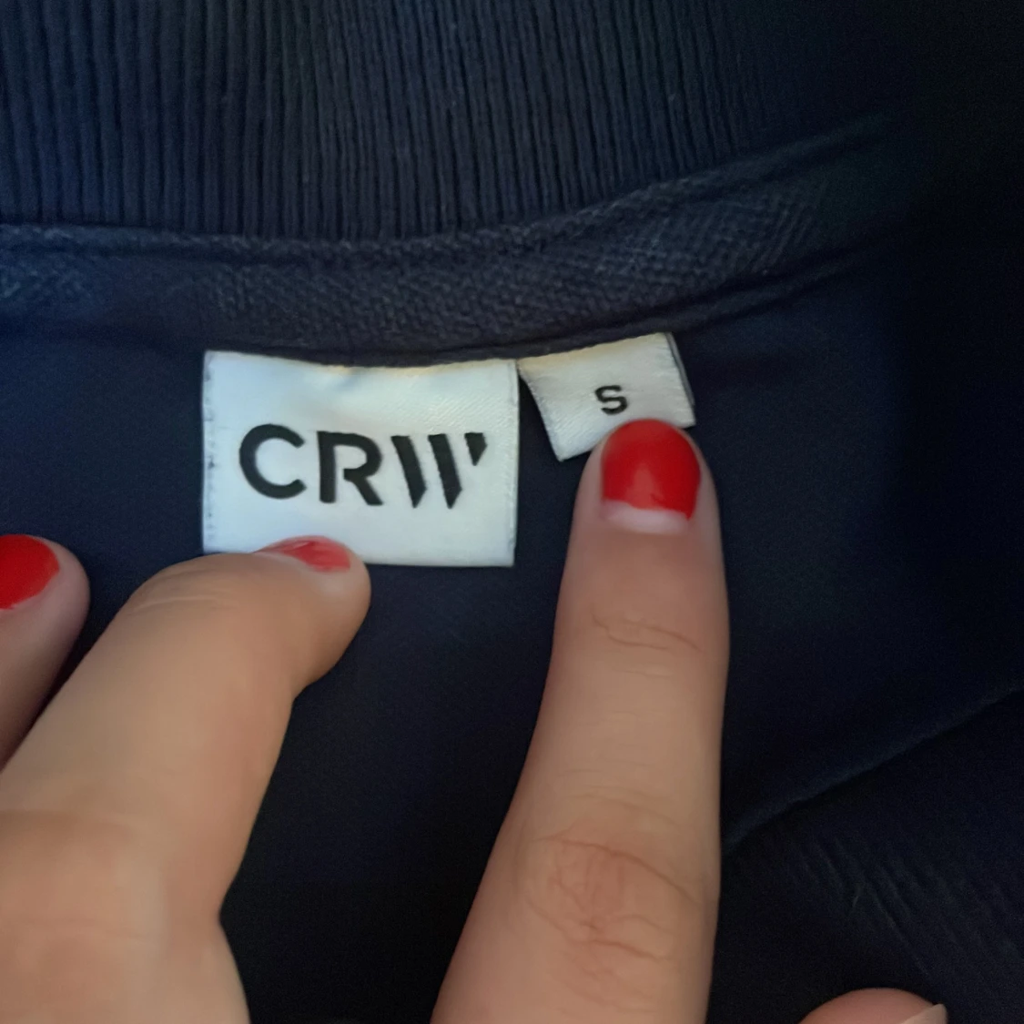 Mörkblå pikétröja från CRW - 92