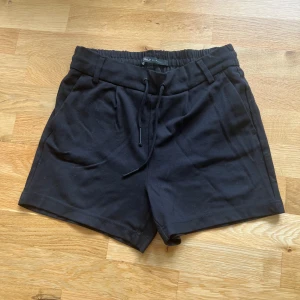 Snygga shorts  - Snygga svarta shorts! 💖 Kontakta mig vid intresse och tveka inte med att ställa frågor 🥰