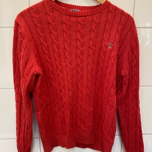 Gant långärmad stickad - Använd men fint skick. Nypris ca 1000kr.