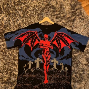 UNWANTED ”Perdition” T-Shirt - Heavyweight T-Shirt importerad från det Amerikanska streetwear märket UNWANTED. Använd få gånger. 