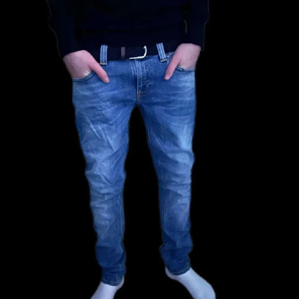 Nudie jeans i modellen, tight long john. Nypris 1600, vårt pris 449. Storlek W29/L32. Tveka inte att ställa frågor!. Jeans & Byxor.