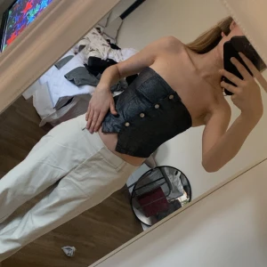 Korsett topp ifrån gina tricot  - En snygg topp! 