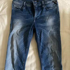 Ett par replay jeans. Sjukt snygga och trendiga. Storlek W29,L 30
