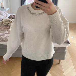 Stickad tröja  - Skön stickad tröja ifrån hm 