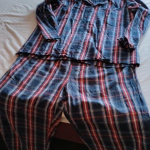 Pyjamas  - Gant män pijama  Har använts en gång
