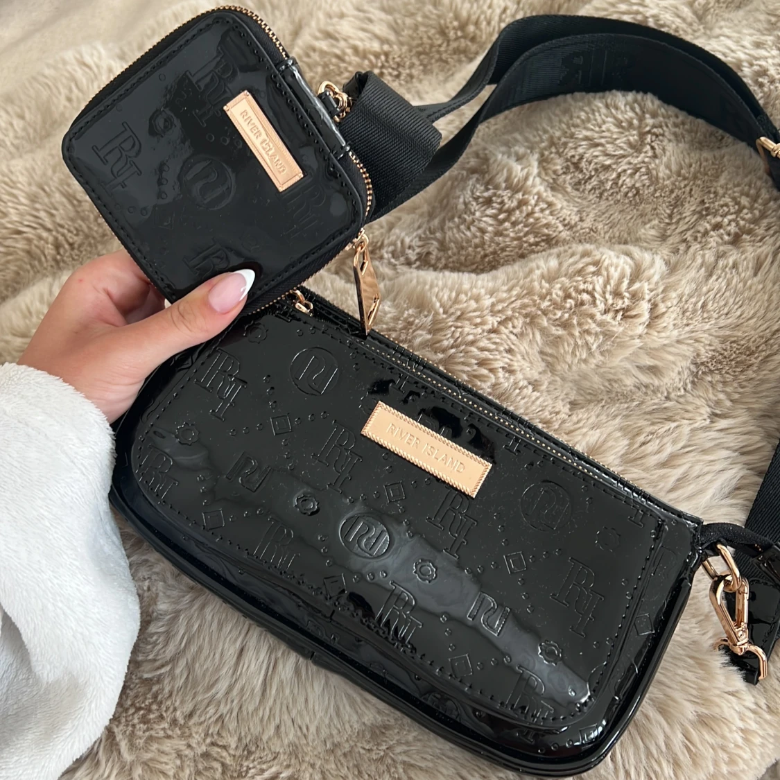 Svart cross body bag - 90