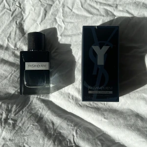 Yves saint laurent edp  - YSL eua de parfum parfym.  60ml flaska ca hela full. Flaska och box ingår