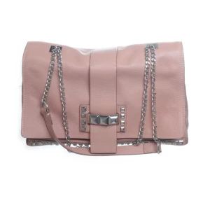 Fin väska - Superfin väska ifårn zara!!!! Knappt använd, säljer pga att ja har för många väskor!!! 