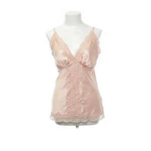 spetstopp - gullig topp i spets, strl S