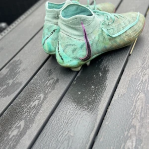 Nike Luna fotbollsskor  - Använt dem i ngn vecka in princip Skicket 9/10  Storlek 42