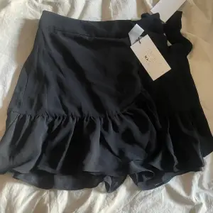 Superfin oanvänd kjol från NA-KD🤍