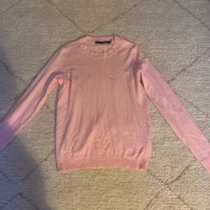 Jag säljer en rosa tröja från Lager 157💓Jag köpte för ungefär 150kr