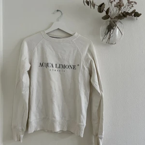 Acqua limone - Acqua limone sweatshirt endast använd 2-3 gånger! Storlek s