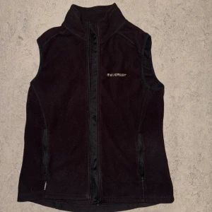 Fleeceväst - Snygg skön fleeceväst från Everest! 💝 
