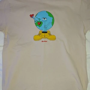 Butter t shirt - Säljer nu en butter t shirt som är svår att få tag på för att den inte används nå mer, skriv för intresse