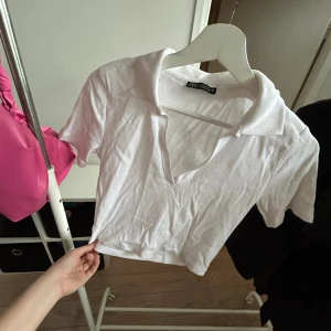 Zara topp - V ringad topp från zara, aldrig använd!
