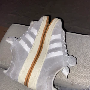 Adidas campus - Säljer dessa adidas campus 00! Ingen box inget kvitto för han ja köpte de av hafe inte de heller! Hör av er vid frågor!💯