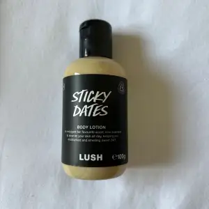 Lush Sticky Dates Body lotion, 100g oanvänd