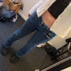 LTB jeans valerie - Super snygga jeans i 29/32.Säljer då dom är lite stora i midjan och inte sitter så bra på mig.