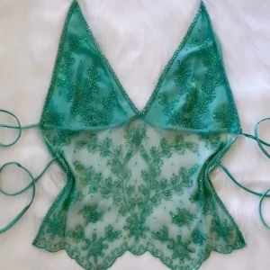 SÖKER LIKNANDE - Söker