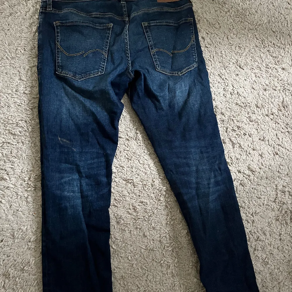 Säljer mina jeans strl 32/30 använda några gånger . Jeans & Byxor.