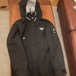 Dope skidjacka  - Skidjacka från Dope i storlek s Använd ett fåtal gånger, nypris va cirka 1500