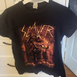 Slayer t-shirt - Säljer då min stil ändrats  Nypris 300kr