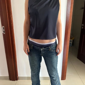 Blå fest blus - En jätte fin blus köpt från Zara (prislapp kvar) Skit snygg att ha på nån mysig middag