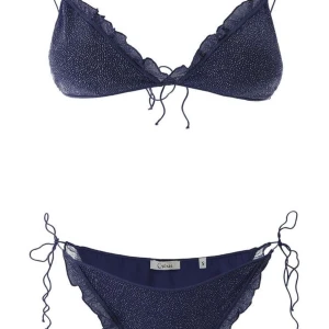 Oséree Bikini - Så snygg och unik bikini från Oséree. Den är mörkblå med glitter på. Köpt i sommras men har två styckna därav säljer ja denna ☺️☺️