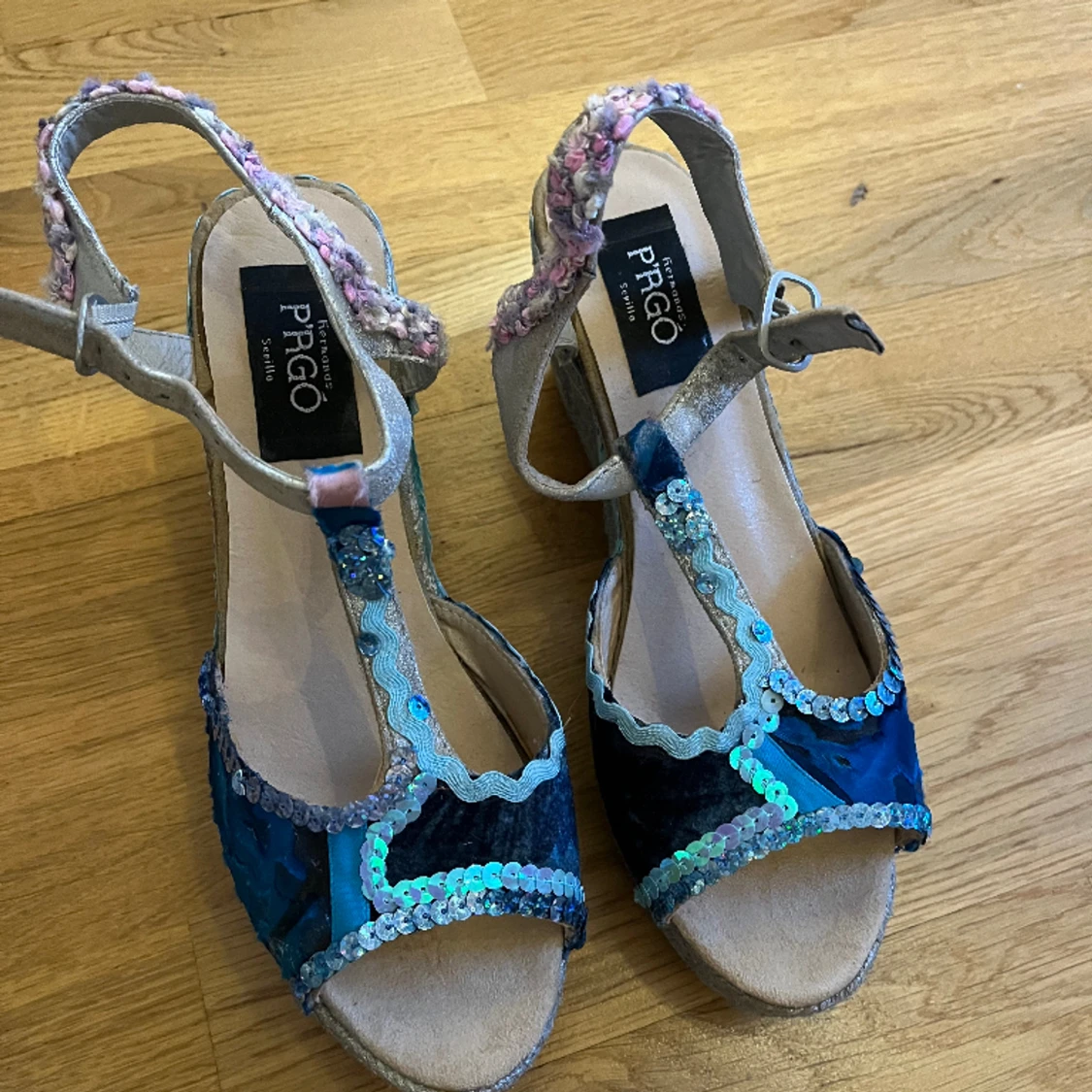 Handgjorda zapatillas strl 37