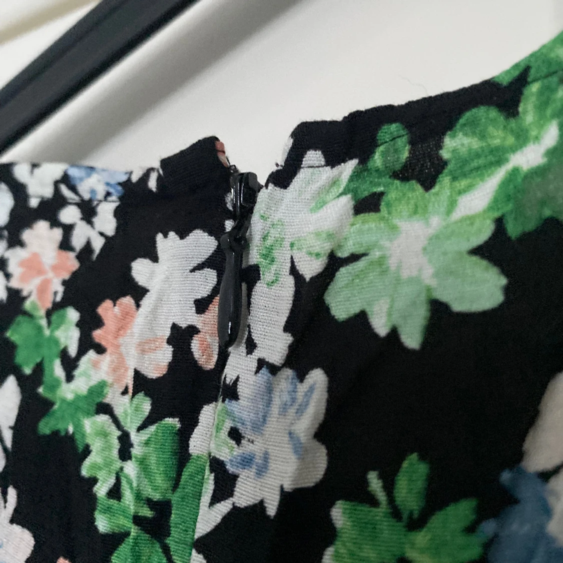 Blommig klänning  - 91