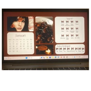 Designar Custom bakgrunder - Hur perfekt är det inte att börja skolåret med en aesthetic sorterad bakgrund, som gör datorn snyggare. Du bestämmer bilder & färg sedan fixar jag resten! Jag designar även app ikoner till bakgrunden, ritar de flesta för hand.10kr för varje unik app ikon