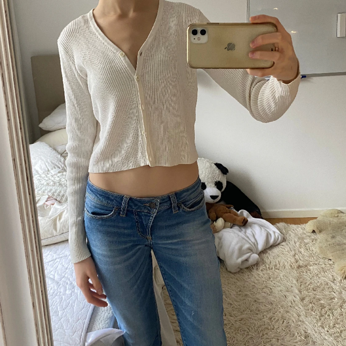 Brandy Melville button up crop top. 🤍