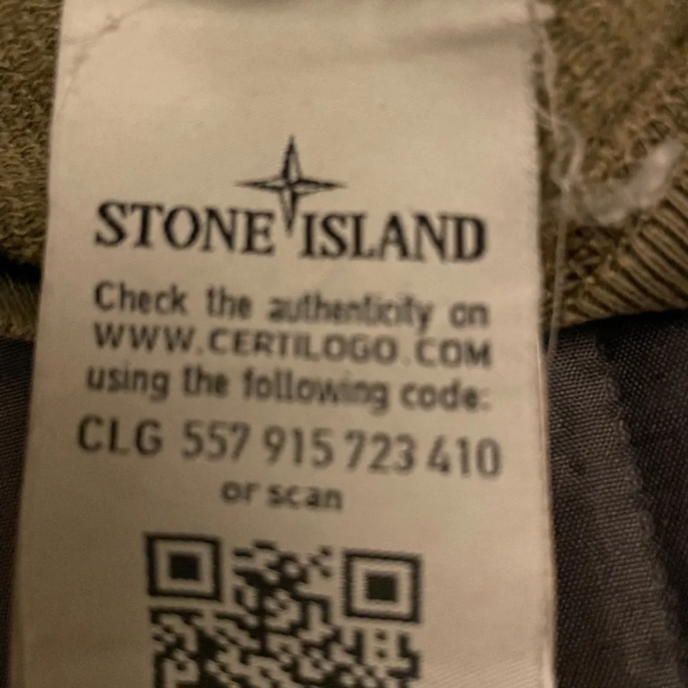 Stone Island tröja. Storlek M. Olivgrön. Väl använd. . Tröjor & Koftor.