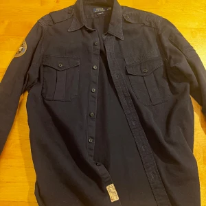 Polo ralph lauren overshirt  - Köpte för några år sedan men använt kanske upp till 10 ggr. Skick 9/10
