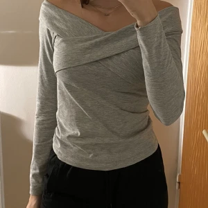 Tröja storlek M - Fin grå tröja från bikbok i storlek M 