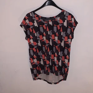 Tränings tröja  - En tränings tröja som jag har aldrig använt. 