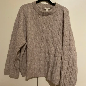Tjock tröja - Jättemysig oversized tröja som är i bra skick i storlek m