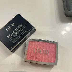 dior blush - jätte fin blus knappt använd  säljs då jag har så många andra 