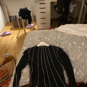 Tröja - Använd 1 gång 