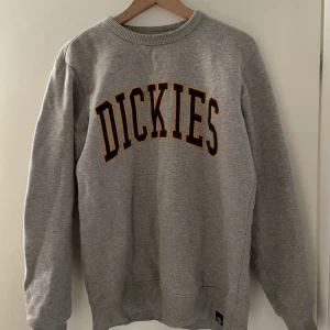 Dickies tröja  - Dickies tröja, strl small