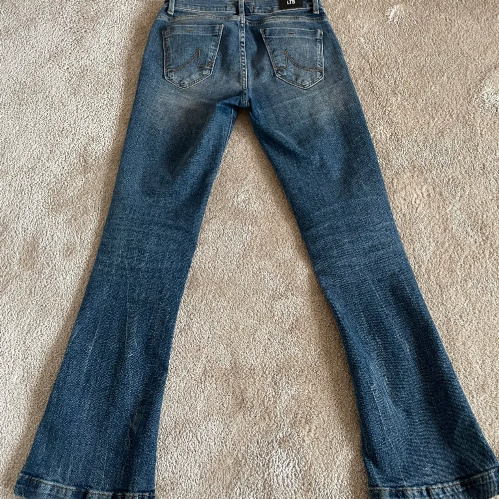 Jättesnygga LTB jeans i storlek 25X30💓Nypris 909kr säljer för 500kr💗. Jeans & Byxor.