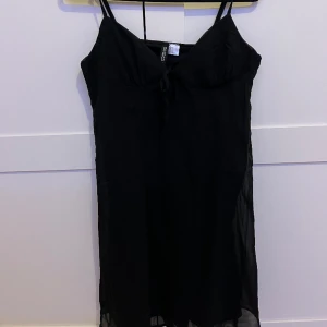 Svart klänning  - Svart klänning i mycket fint skick!