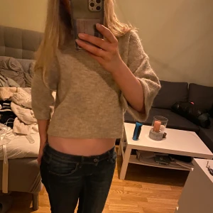 Trekvart ärmar tröja - Jättesnygg trekvarts ärmar tröja, liknar andotherstories tröjan!!