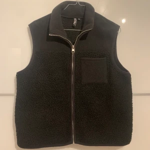 teddy väst - supersöt teddy väst feån vero moda😍