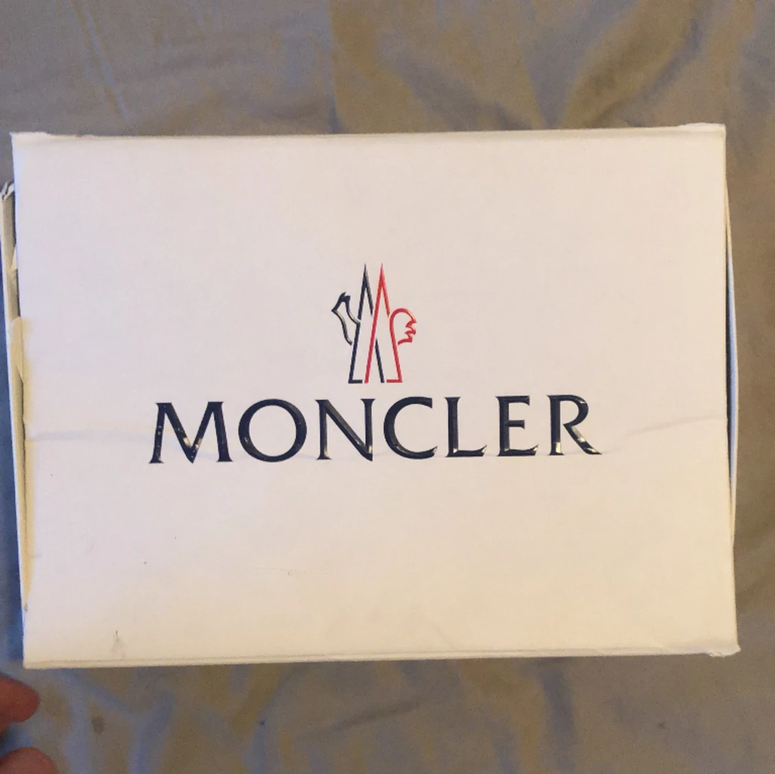 Moncler mössa - 90