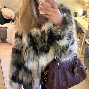 Pälsjacka  - Jättefin pälsjacka från H&M i storlek 38❤️
