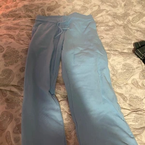 olika kläder  - bra skick. allt i storlek M 150 för allt eller 50 kr. styck